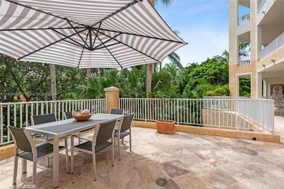 715 Crandon Blvd # 206, Key Biscayne FL 33149