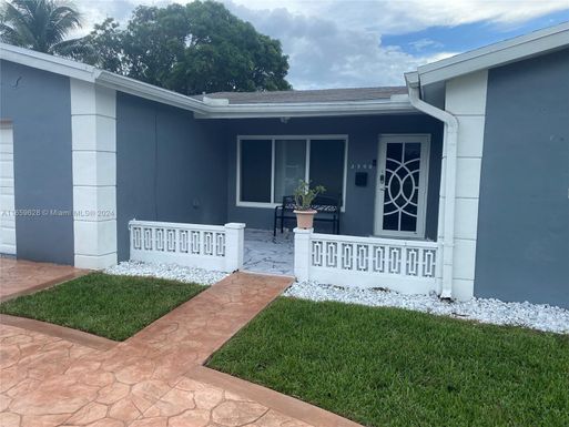 3500 NW 32nd Ct, Lauderdale Lakes FL 33309