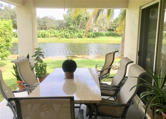 1281 Majesty Ter, Weston FL 33327