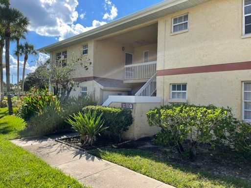 1556 SE Royal Green Cir # 203, Port St. Lucie FL 34952