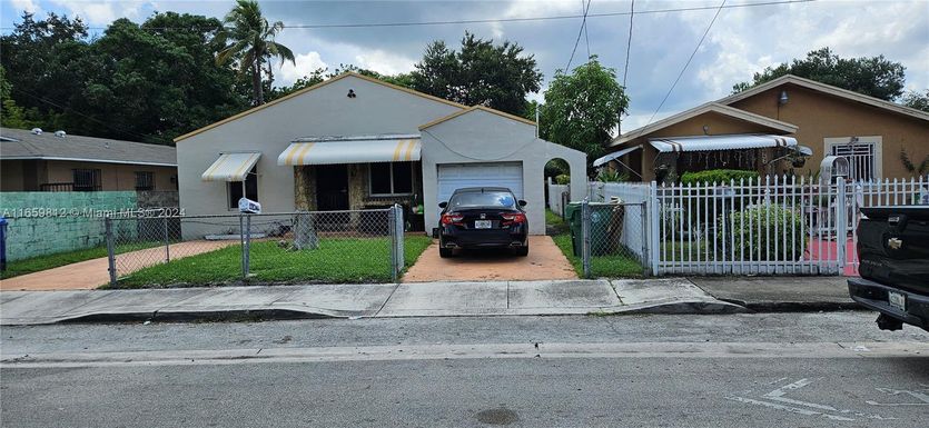 244 NW 59th St, Miami FL 33127