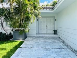 2920 NE 164th St, North Miami Beach FL 33160