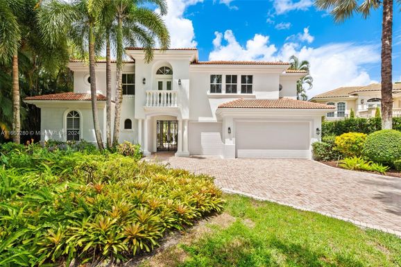 8935 Oakland Hills Dr, Delray Beach FL 33446