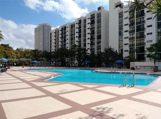 17021 N Bay Rd # 111, Sunny Isles Beach FL 33160