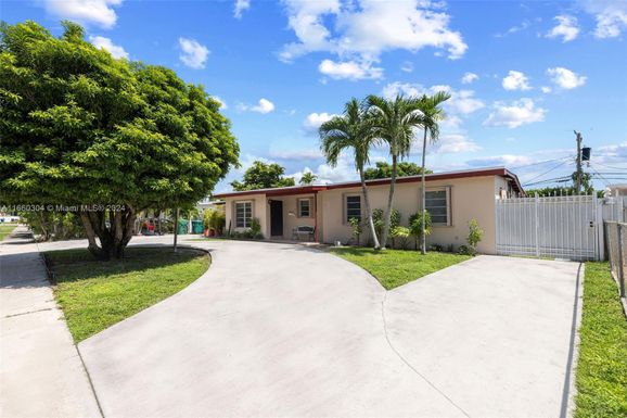 5045 SW 113th Ave, Miami FL 33165