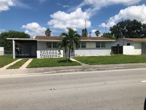 801 NW 199th St, Miami Gardens FL 33169