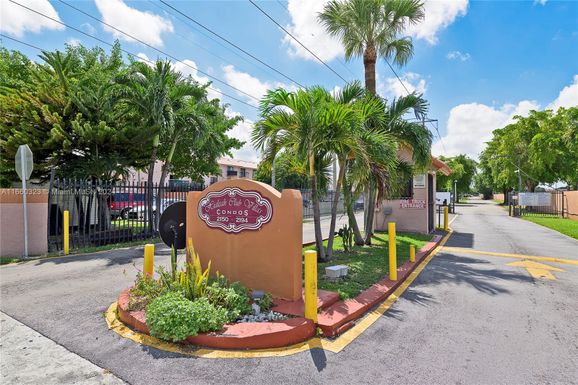 2194 W 60th St # 22202, Hialeah FL 33016