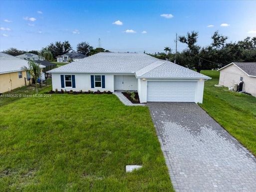 1824 NW 2nd PL, Cape Coral FL 33993