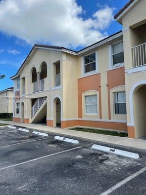 1652 SE 28th St # 202, Homestead FL 33035