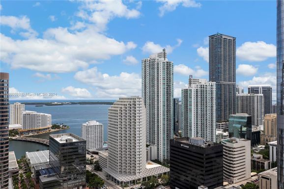 68 SE 6 ST # 3102, Miami FL 33131