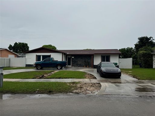 10835 SW 154th Ter, Miami FL 33157