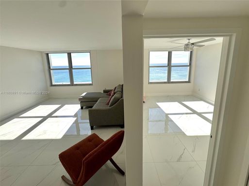 2899 Collins Ave # 1037, Miami Beach FL 33140