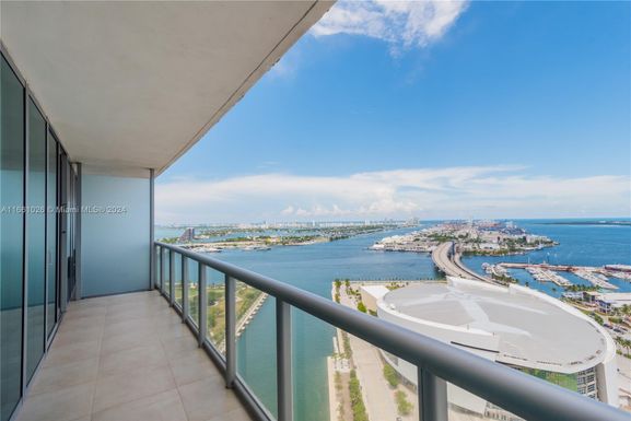 888 Biscayne Blvd # 3405, Miami FL 33132