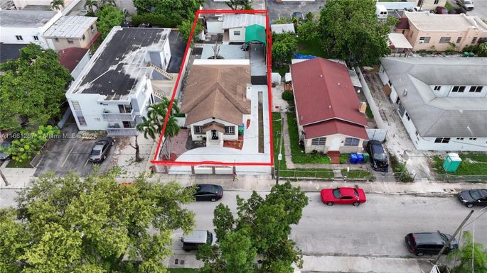 2028 SW 2nd St, Miami FL 33135