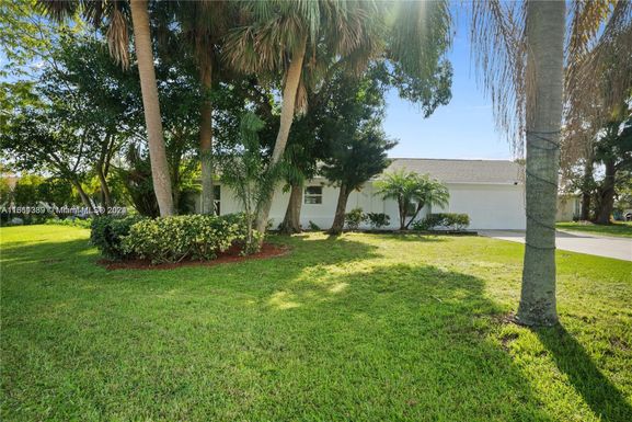 300 SW Prima Vista Blvd, Port St. Lucie FL 34983