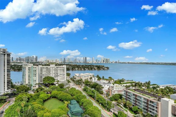 10 Venetian Way # 2006, Miami Beach FL 33139