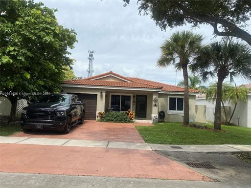 9041 NW 193rd Ter, Hialeah FL 33018