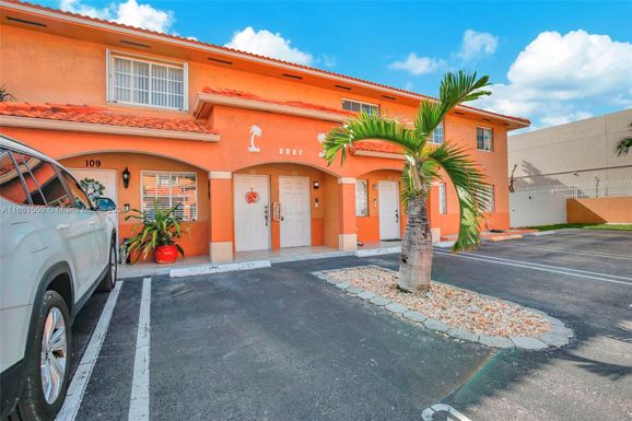 2527 W 76th St # 208, Hialeah FL 33016