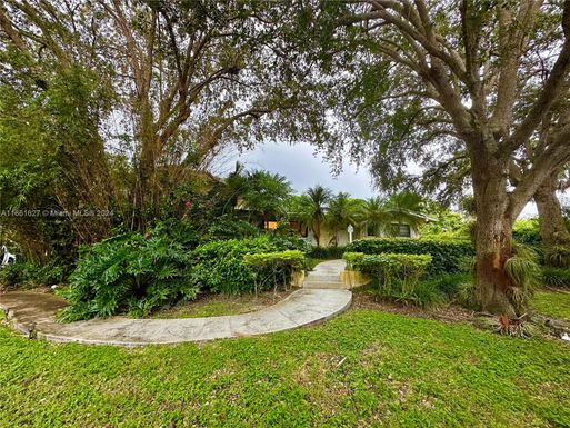 7920 SW 132nd St, Pinecrest FL 33156