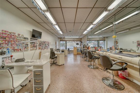 Beauty Salon for Sale in Flagler St, Miami FL 33144