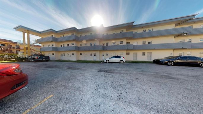 13215 NE 6 AV # 310, North Miami FL 33161