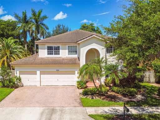 16405 Diamond Head Dr, Weston FL 33331