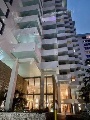 2899 Collins Ave # 1039, Miami Beach FL 33140