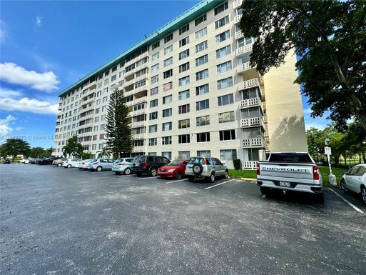 4330 Hillcrest Dr # 506, Hollywood FL 33021