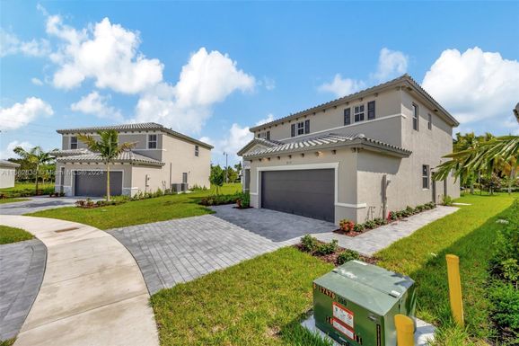 817 SE 26th Rd UNIT A, Homestead FL 33035