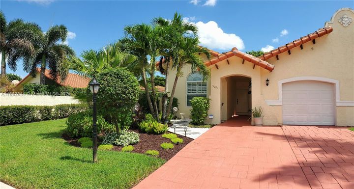 5201 Casa Real Dr, Delray Beach FL 33484