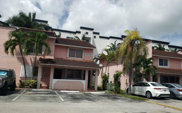 8035 Lake Dr # 101, Doral FL 33166