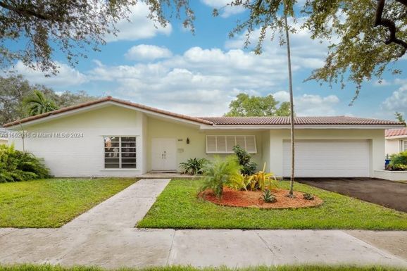 14010 Cypress Ct, Miami Lakes FL 33014