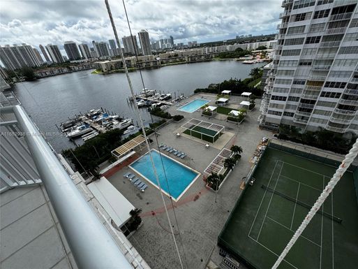 18061 Biscayne Blvd # 1203, Aventura FL 33160