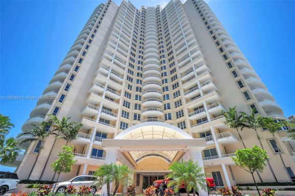 888 Brickell Key Dr # 612, Miami FL 33131