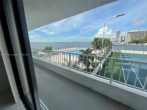 200 SE 15th Rd # 3C, Miami FL 33129