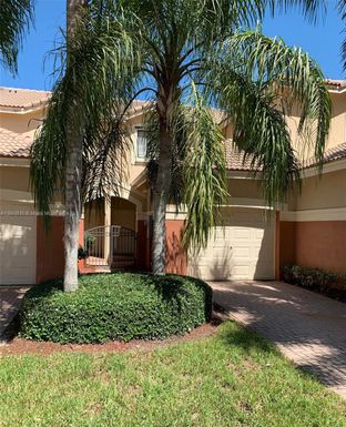 3895 Tree Top Dr, Weston FL 33332