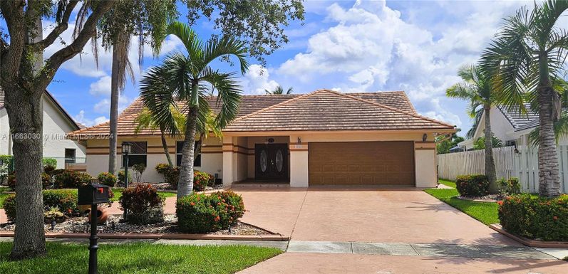 1161 NW 162nd Ave, Pembroke Pines FL 33028