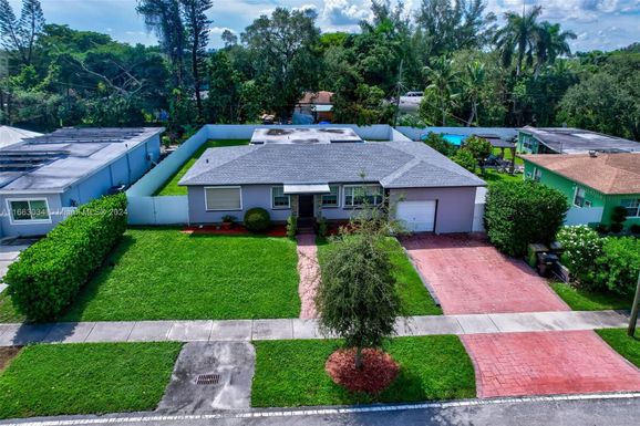 540 NE 142nd St, North Miami FL 33161