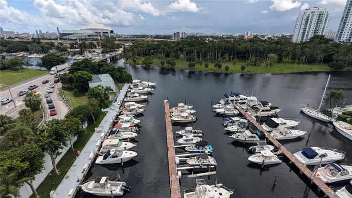 1700 NW N River Dr # 708, Miami FL 33125