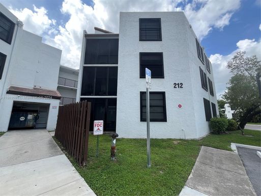 212 Lake Pointe Dr # 209, Oakland Park FL 33309