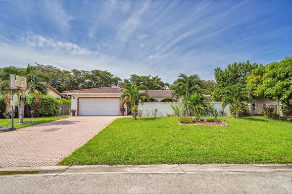 2458 NW 118th Ter, Coral Springs FL 33065