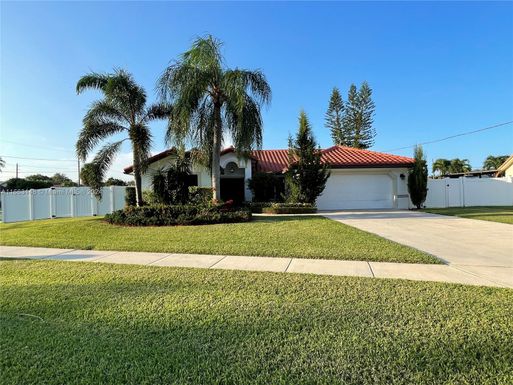 499 Hopalong Ln, Boca Raton FL 33487