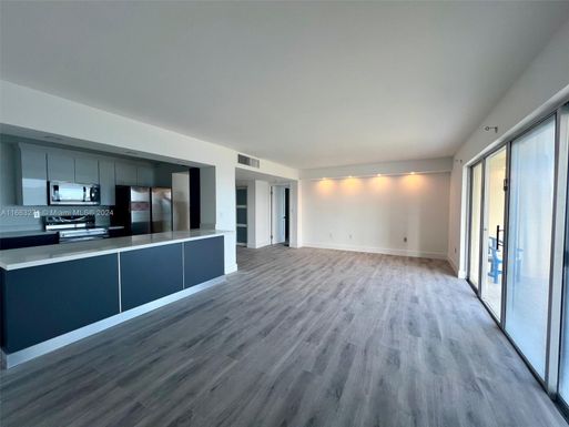 11111 Biscayne Blvd # 4D, Miami FL 33181