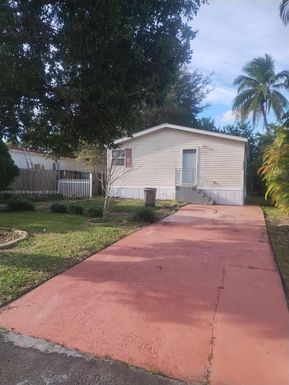 21631 NW 8th Ct # H, Pembroke Pines FL 33029