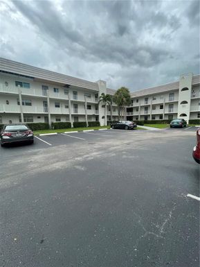 8515 Sunrise Lakes Blvd # 102, Sunrise FL 33322