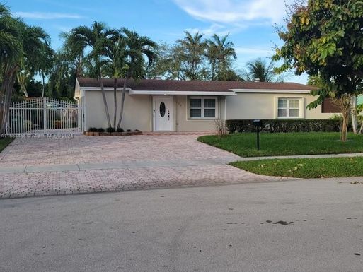 9241 Nautilus Dr, Cutler Bay FL 33189