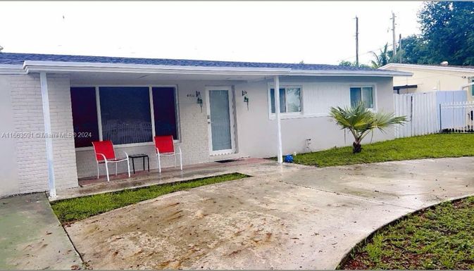 4711 NW 178th Ter, Miami Gardens FL 33055