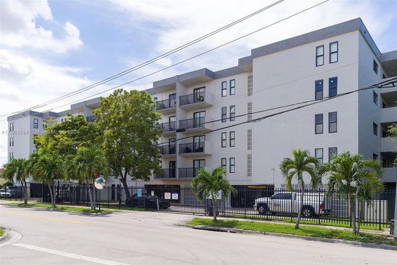 6950 W 6th Ave # 402, Hialeah FL 33014