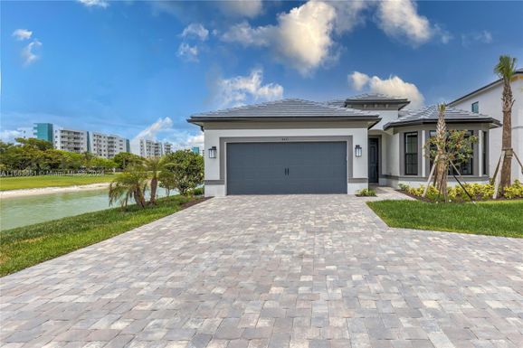 4431 Gramercy Dr, Oakland Park FL 33309