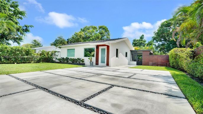 1120 NE 132nd St, North Miami FL 33161